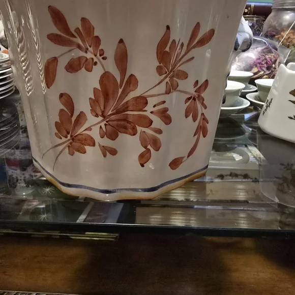 Jay Wilfred Floral Ceramic Planter Signed - Picture 3 of 5